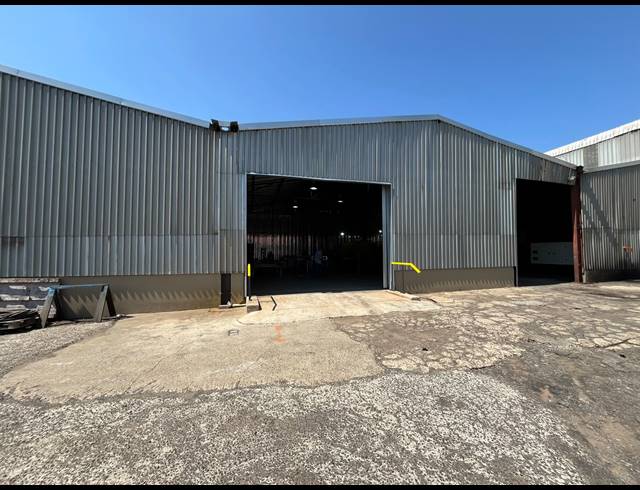 9,300M² WAREHOUSE FOR SALE IN VULCANIA